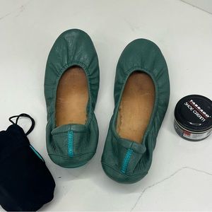 Tieks aqua green foldable ballet flats tarrago shoe cream, carrying & shoe bag